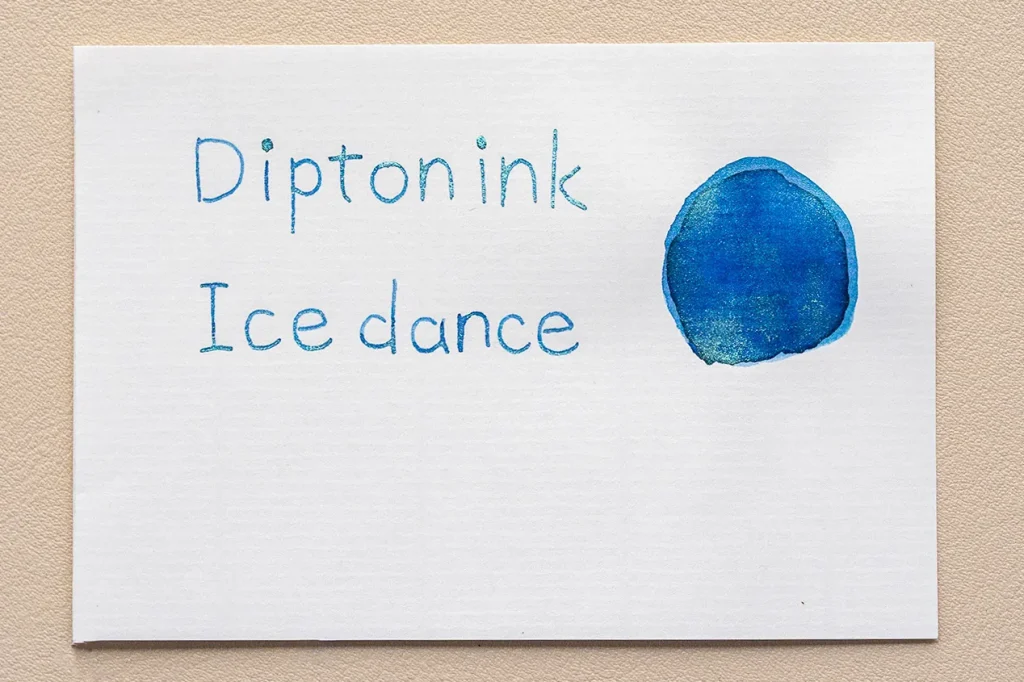 つけペン用ボトルインク Dipton　Ice danceを真上から見た様子